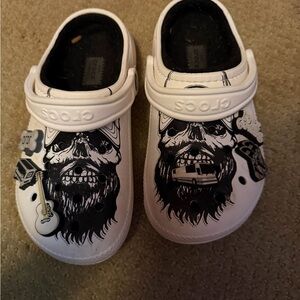 Crocs White Graphic Clog with Skull Design